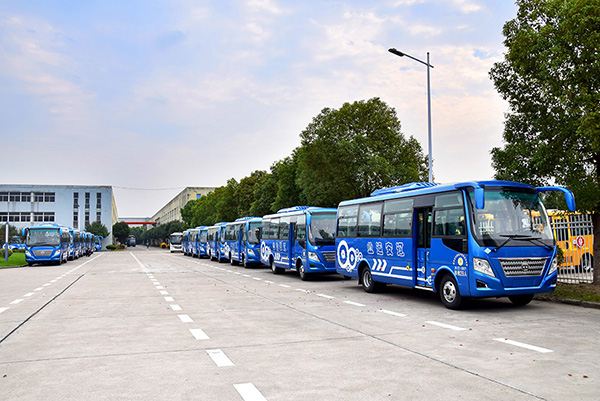 18 huaxin 29 intermediate natural gas coaches were sent to mianyang, sichuan
