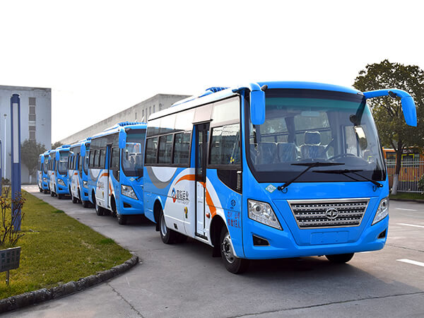 Huaxin brand 6-meter and 19 passenger natural gas buses were sent to sichuan in batches